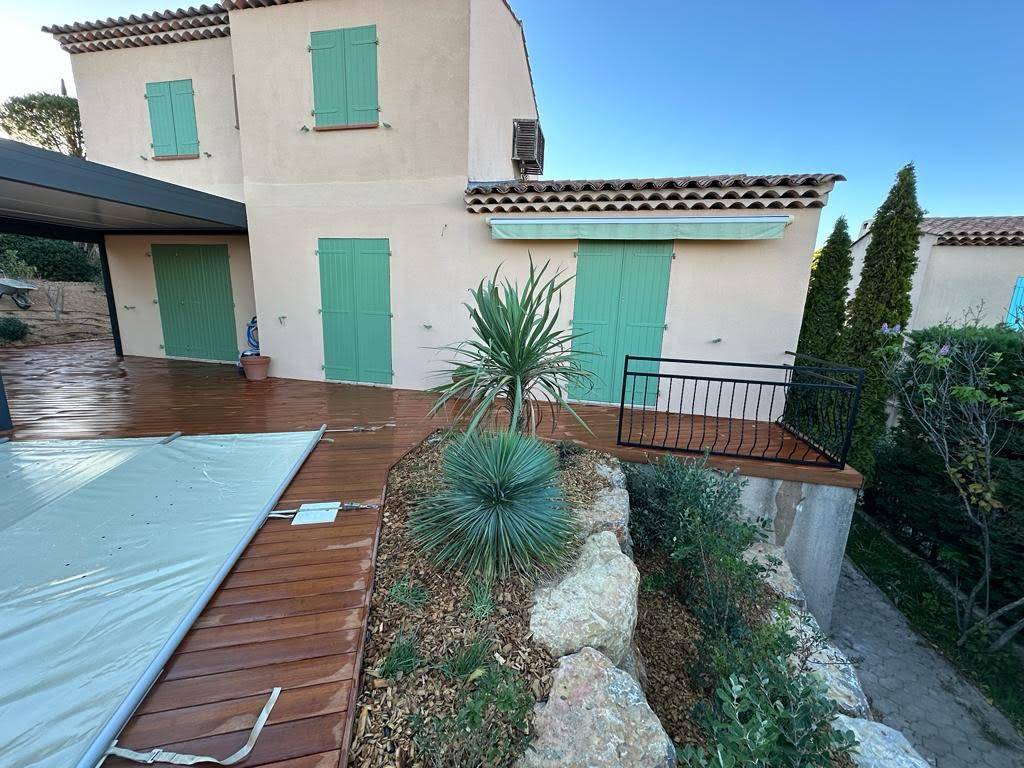 ardinier pour creation terrasse bois bormes les mimosas dans le Var