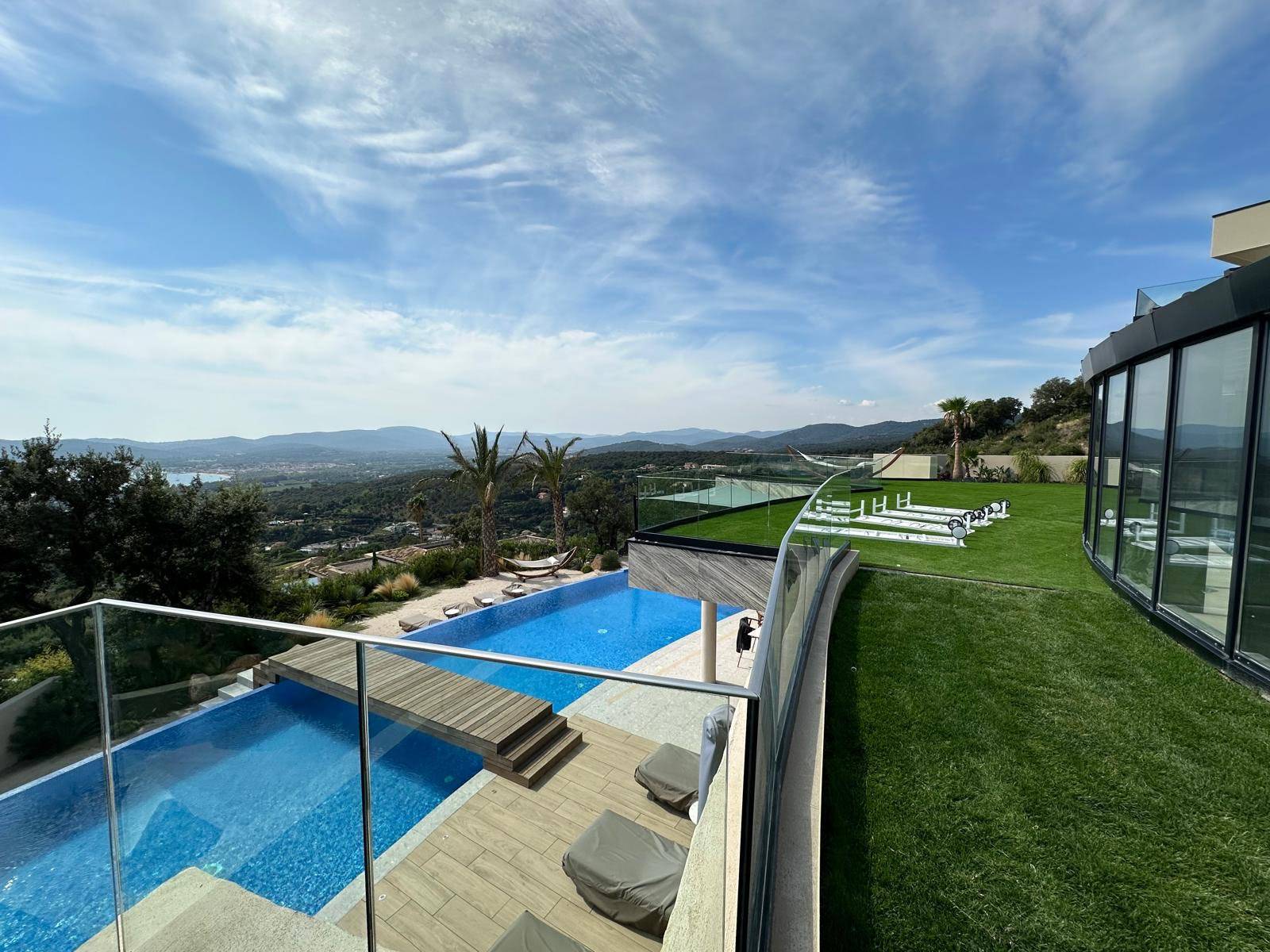 Paysagiste haut de gamme port grimaud pour création de jardin